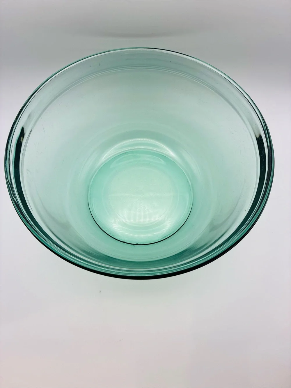 Set Two Anchor Hocking green mixing bowls 2.5 Quarts, And 1.5 Quart